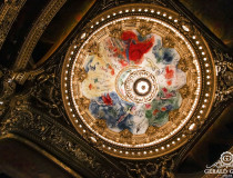 Le plafond de la salle de spectacle par Marc Chagall